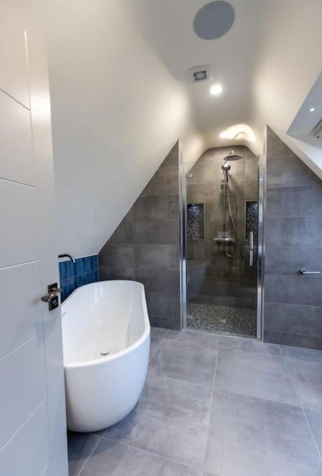 Luxury Town Centre Apartment Cookstown Exterior foto